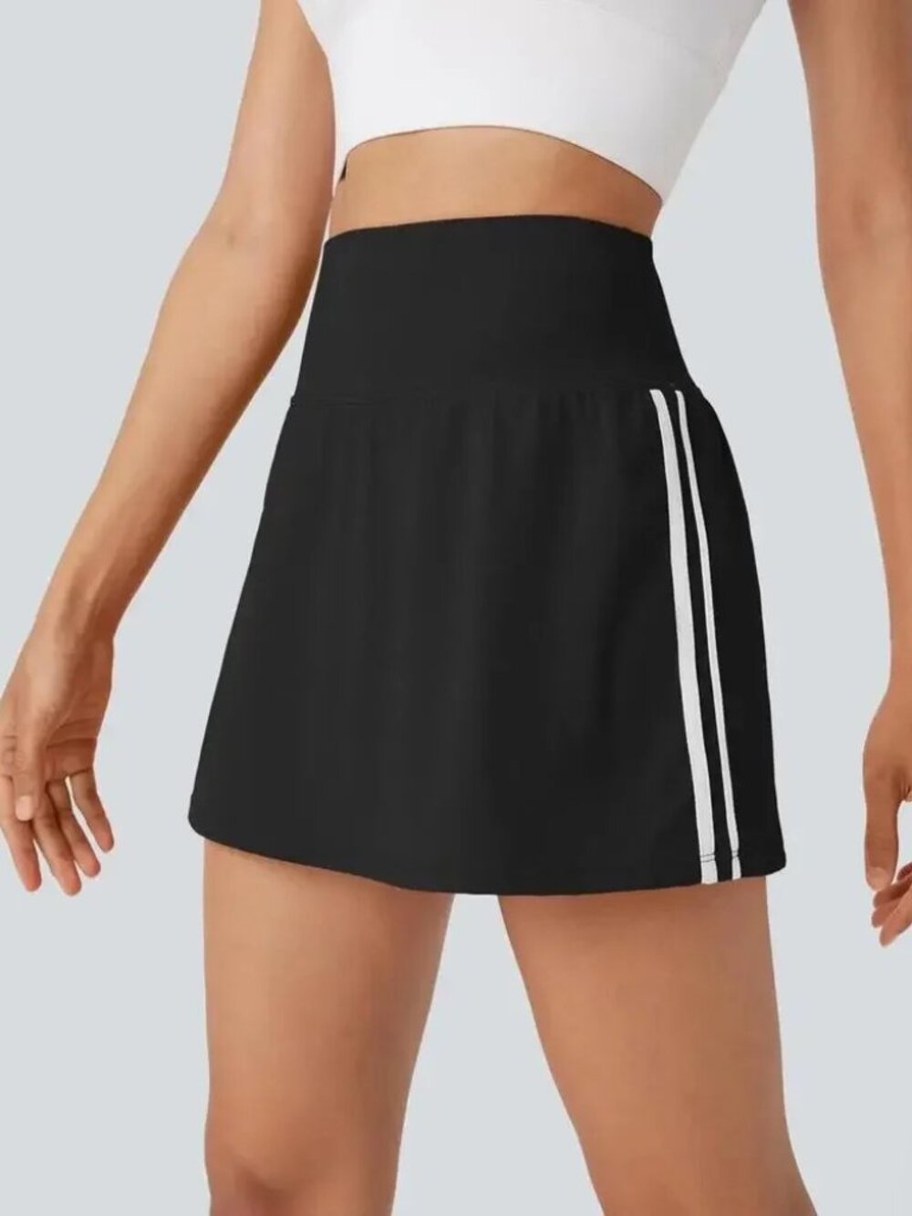Halara Softlyzero Quickdry High-Waisted 2-in-1 mini skirt Size Med